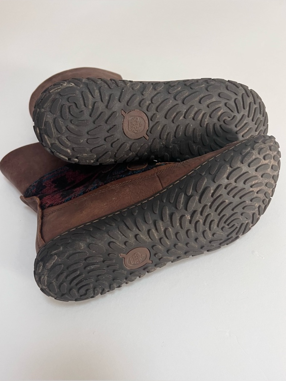 Born Winter Boots - Picture 13 of 16